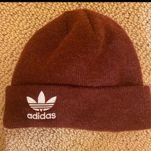 No wear or tear adidas hat beanie